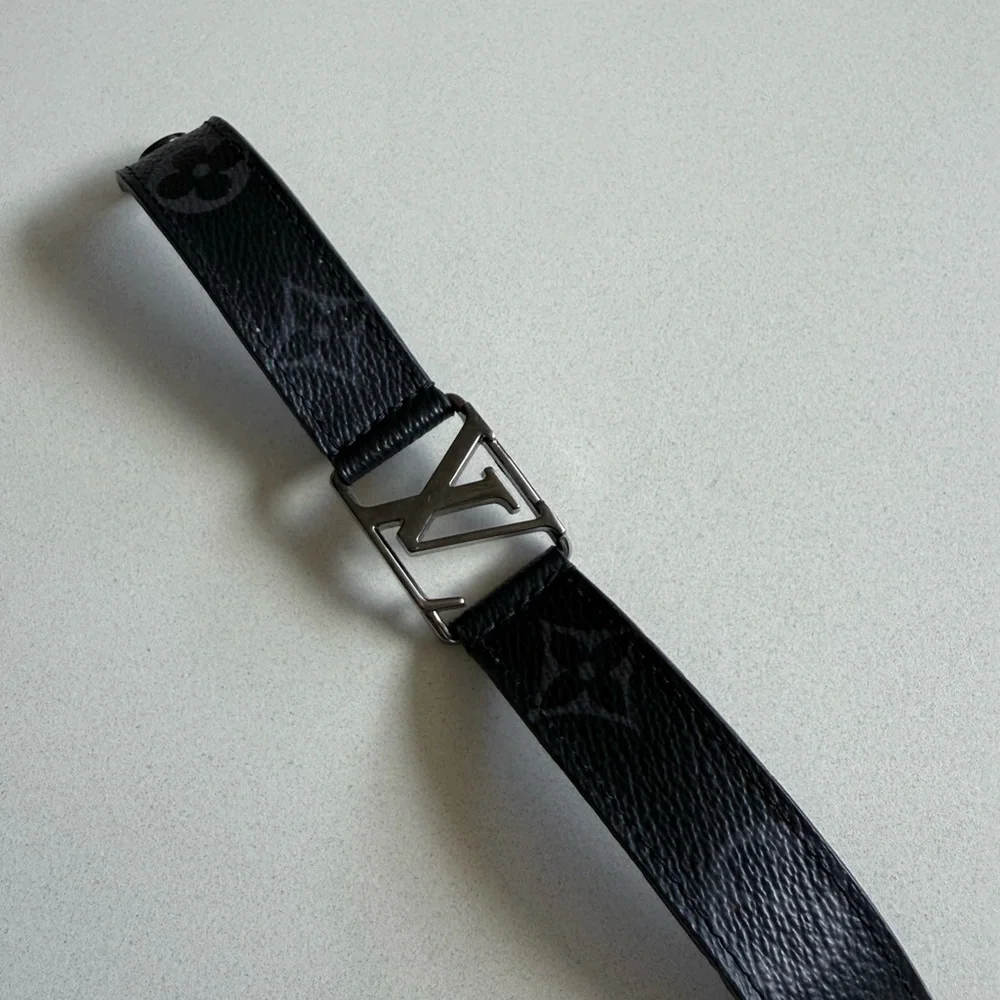 Men’s Louis Vuitton Hockenheim  Black Leather Bracelet with Silver Emblem - Picture 5 of 5